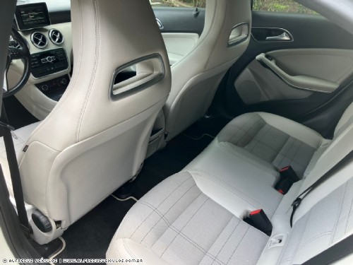 Mercedes-Benz A 200 1.6 TURBO URBAN 2014/2015